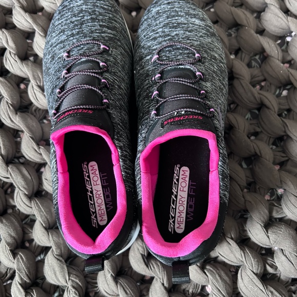 Sketchers Women's Memory Foam Size 10 Shoe - Picture 2 of 2